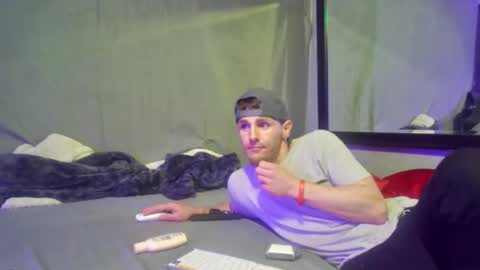 Amiri Roue online show from January 11, 1:53 pm