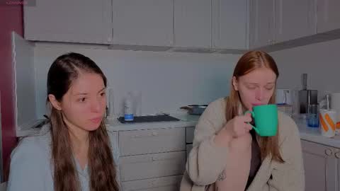 Julia and Mira online show from December 17, 9:27 am