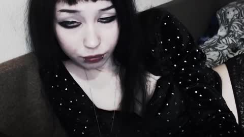 iiiiiiis online show from November 9, 6:28 am