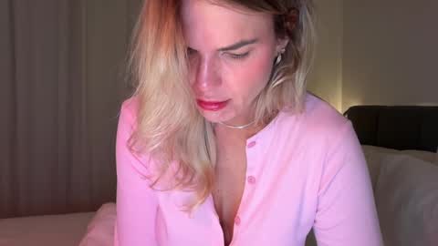 Snapshot of iiivy_ chatting on January 16, 5:00 am Ivy online show from January 16, 5:00 am