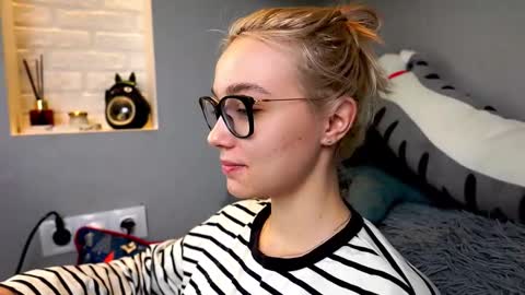 ileanacampbel online show from February 27, 4:57 am