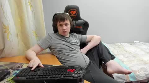 iliaskris online show from March 18, 4:35 pm