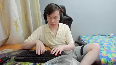 iliaskris online show from July 12, 9:51 pm