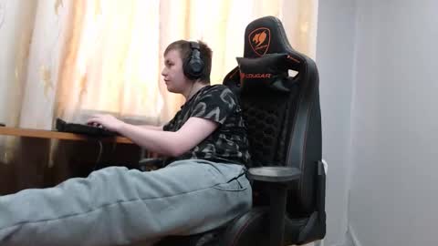 lord online show from December 22, 10:33 am