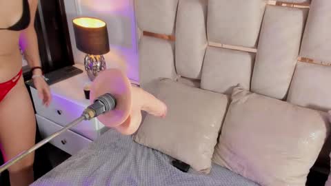 Snapshot of iliy_ chatting on February 17, 2:49 pm ILY   online show from February 17, 2:49 pm