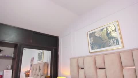 Snapshot of iliy_ chatting on December 29, 2:21 pm ILY   online show from December 29, 2:21 pm