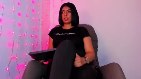 im_anna_ online show from February 12, 9:33 pm