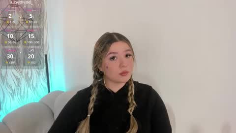 DAHLIA online show from December 22, 8:15 pm