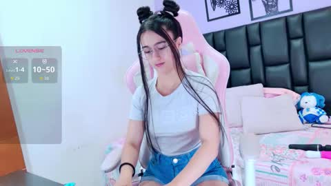 Eliza online show from November 18, 4:54 pm