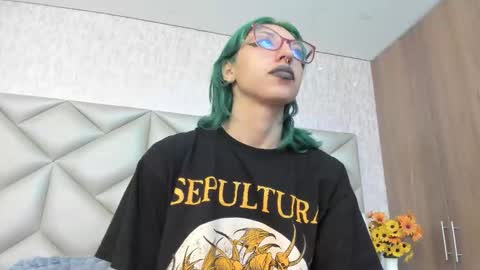  Im Gaia online show from September 15, 3:24 pm