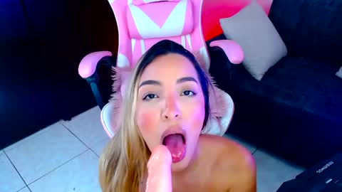 Grecia online show from April 16, 9:39 pm