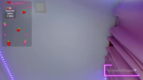 Snapshot of im_miabigass chatting on February 3, 1:19 am Mishell Martinez    INSTAGRAM im mishellbigass online show from February 3, 1:19 am