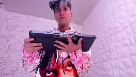 im_milan_rs online show from March 5, 3:40 am