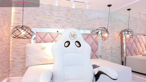 im mou  online show from March 1, 3:49 pm