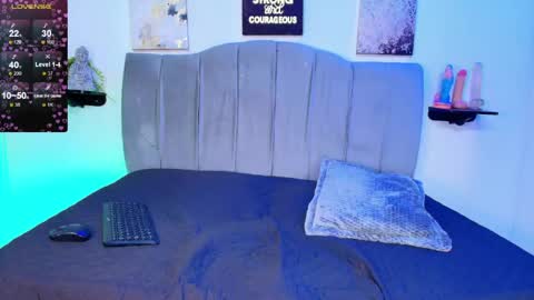 im_riley_ online show from May 22, 7:42 pm