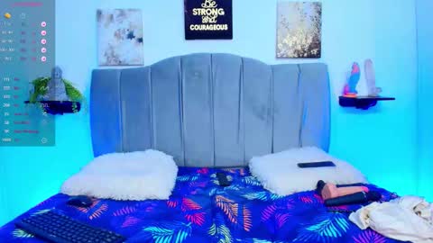 im_riley_ online show from October 24, 8:42 pm