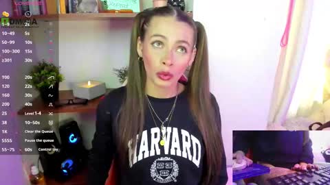 Lisa Hyga online show from November 9, 7:05 pm