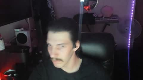 Snapshot of imalmostdead chatting on December 8, 11:40 pm tortapounder online show from December 8, 11:40 pm