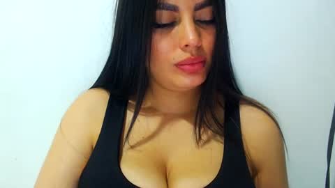 imsweetlips online show from August 9, 8:02 pm