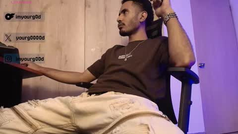 Daniel   thumb up me please its important Im new INDEPENDENT MODEL online show from March 3, 3:02 am