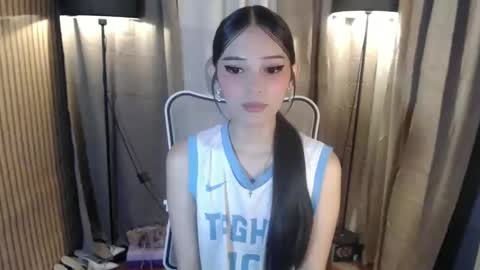 Aki online show from November 30, 3:57 am