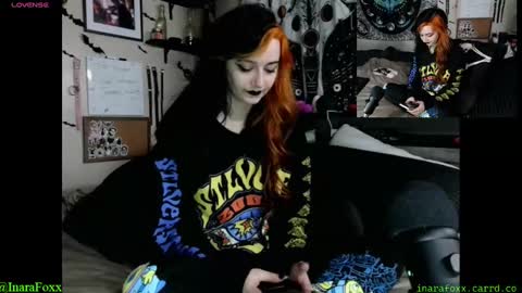 Snapshot of inarafoxxx chatting on December 11, 2:52 am Inarafoxx online show from December 11, 2:52 am