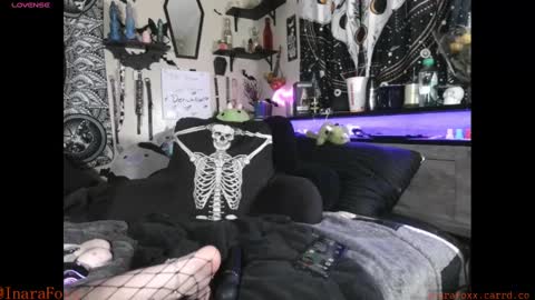 Snapshot of inarafoxxx chatting on February 28, 2:09 am Inarafoxx online show from February 28, 2:09 am