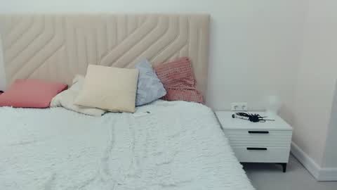 incredible_ariela online show from July 2, 9:47 am