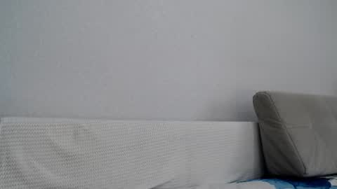 Della online show from February 21, 6:18 am