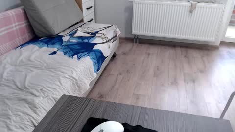 Della online show from March 8, 8:55 am