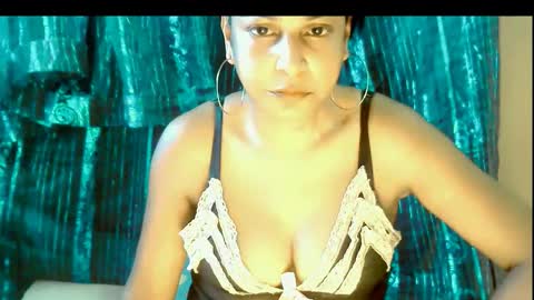 indian_spice_girl online show from February 25, 6:28 am