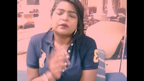 indianbombshell4u online show from January 25, 7:06 am