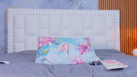 LITTLE AINHOA  online show from November 20, 8:17 pm