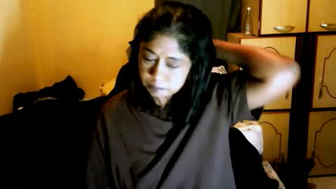 indianpleasures21 online show from March 20, 1:32 am