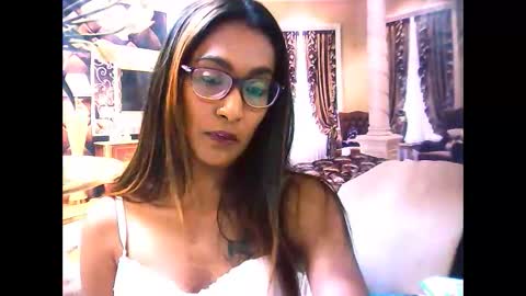 Snapshot of indianrebel4u2luv chatting on October 23, 6:37 am indianrebel4u2luv online show from October 23, 6:37 am