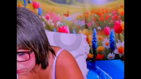 indianroxy27 online show from March 12, 6:33 pm