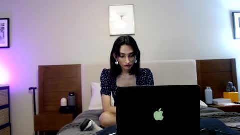 Indiantransgirlillinois online show from March 2, 6:27 am