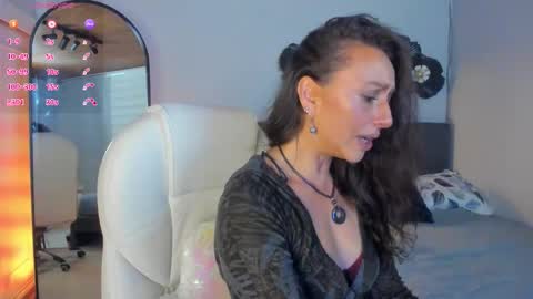 Indigo Wild  online show from November 8, 10:57 pm