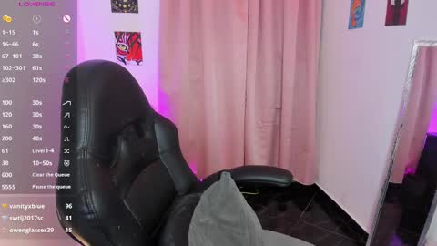 Snapshot of indra_cam chatting on September 21, 6:06 am Diana online show from September 21, 6:06 am
