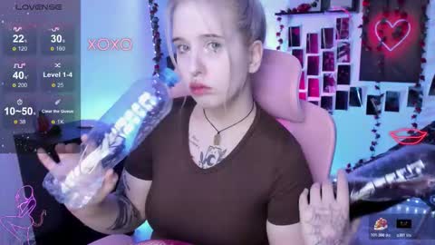 Snapshot of ingannamorte18 chatting on October 20, 6:46 pm Roki online show from October 20, 6:46 pm