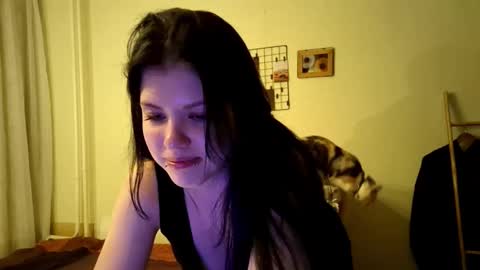 Mia online show from March 10, 3:49 pm