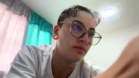 lyan onlyfans n linda online show from May 12, 5:33 pm