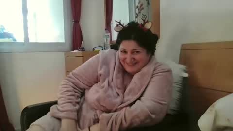 Snapshot of inna46_ chatting on December 19, 1:51 pm inna46_ online show from December 19, 1:51 pm