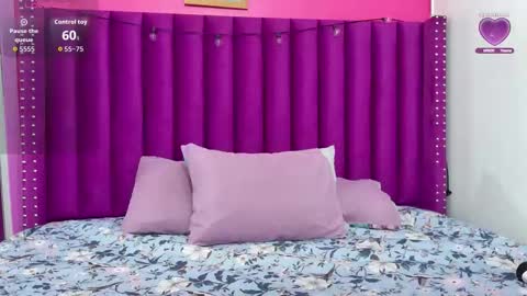 innocenthazel online show from March 17, 2:49 am