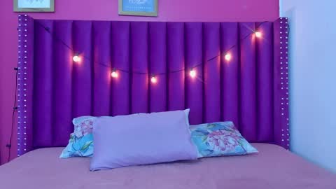 innocenthazel online show from April 14, 2:48 am