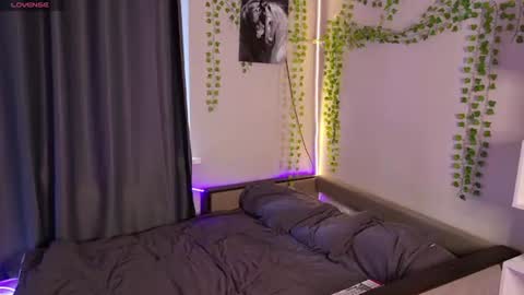 insanely_beautiful online show from July 11, 7:56 am