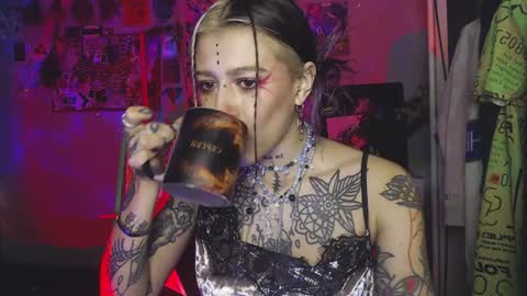 Insunnity666 online show from December 10, 9:33 pm