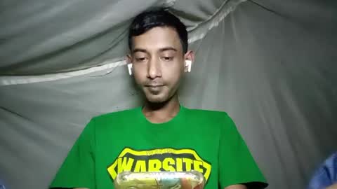 interne8famous online show from November 12, 8:49 am