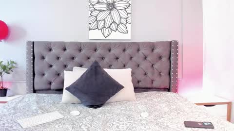 Snapshot of iriis_rosse chatting on October 8, 4:02 pm Iris Rosse online show from October 8, 4:02 pm