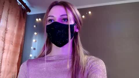 Lily online show from March 6, 3:33 pm